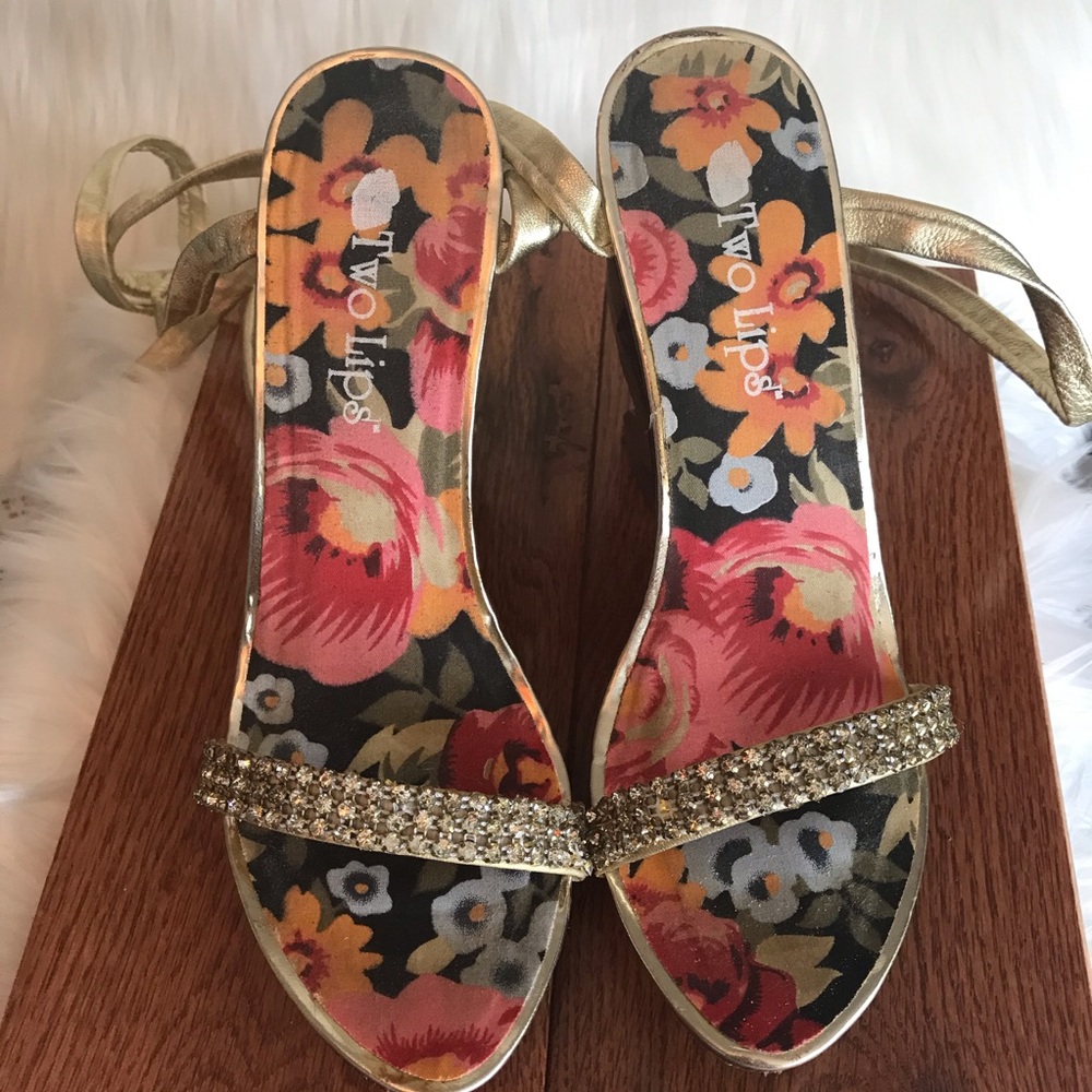 Two Lips Gold Zigzag Wedge Sandal